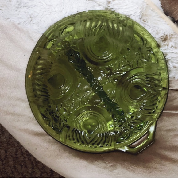 Vintage green glass dish with divider - footed - Picture 2 of 3